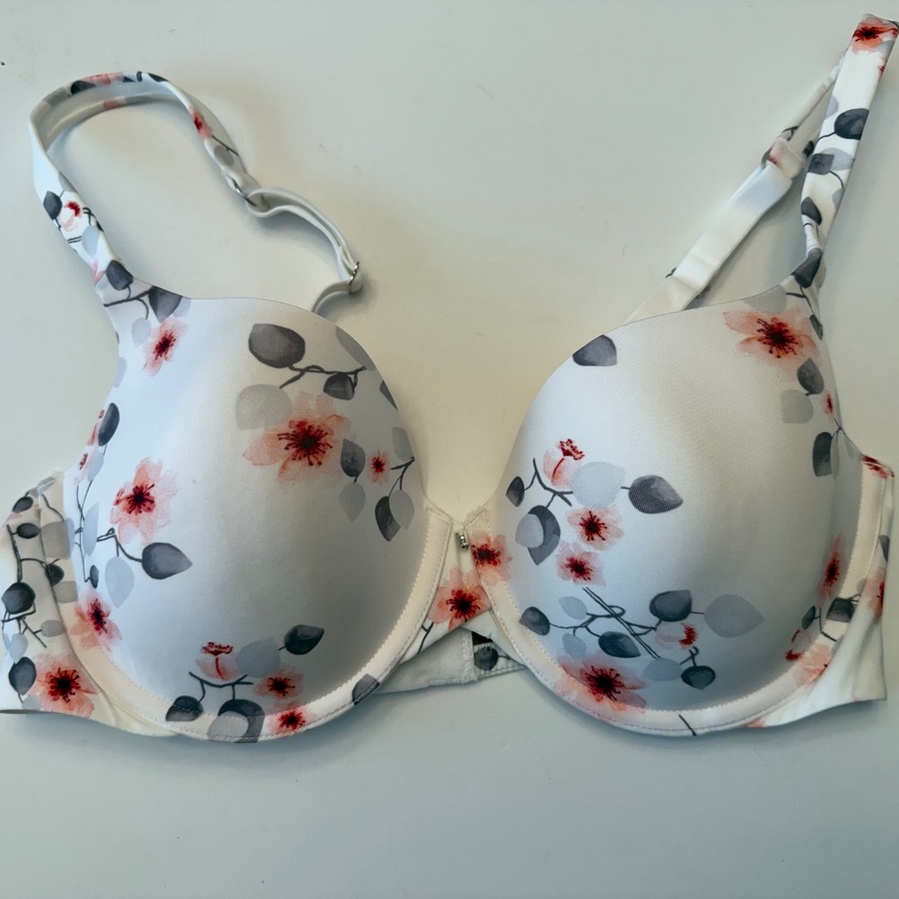 Montelle Intimates Floral T-Shirt Bra size 34D